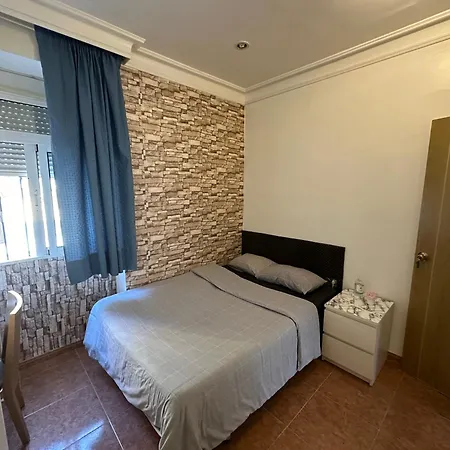 En Piso Compartido En Capital * Málaga